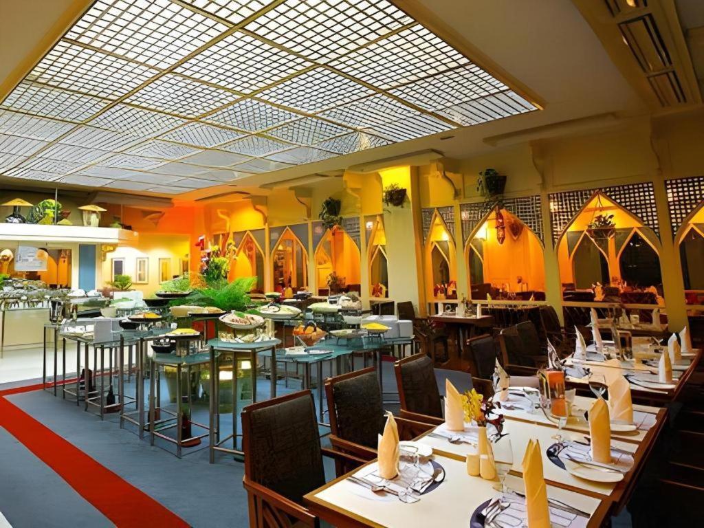Hotel Ruposhi Bangla Daca Exterior foto